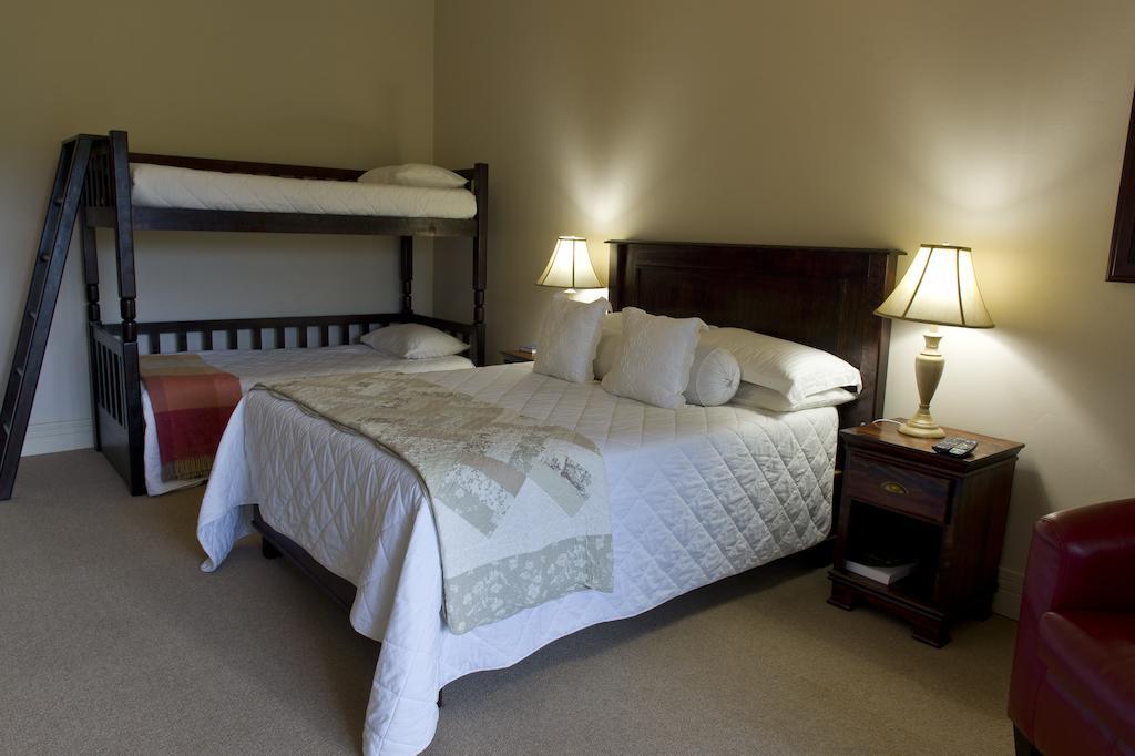 Olive Hill Country Lodge Bloemfontein Bagian luar foto