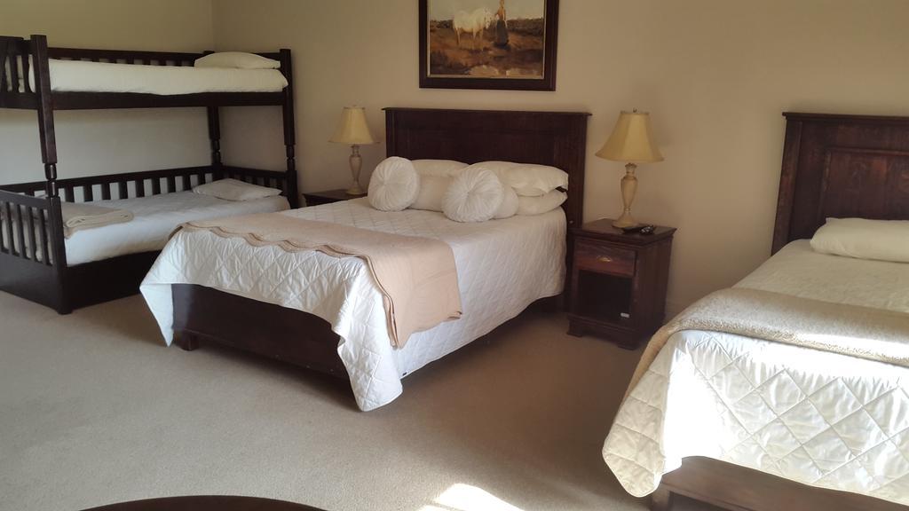 Olive Hill Country Lodge Bloemfontein Bagian luar foto